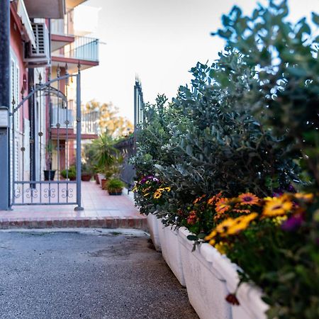 Le Dimore Di Ulisse A Gela - Casa Vacanza B&B - La Nave Greca Esterno foto