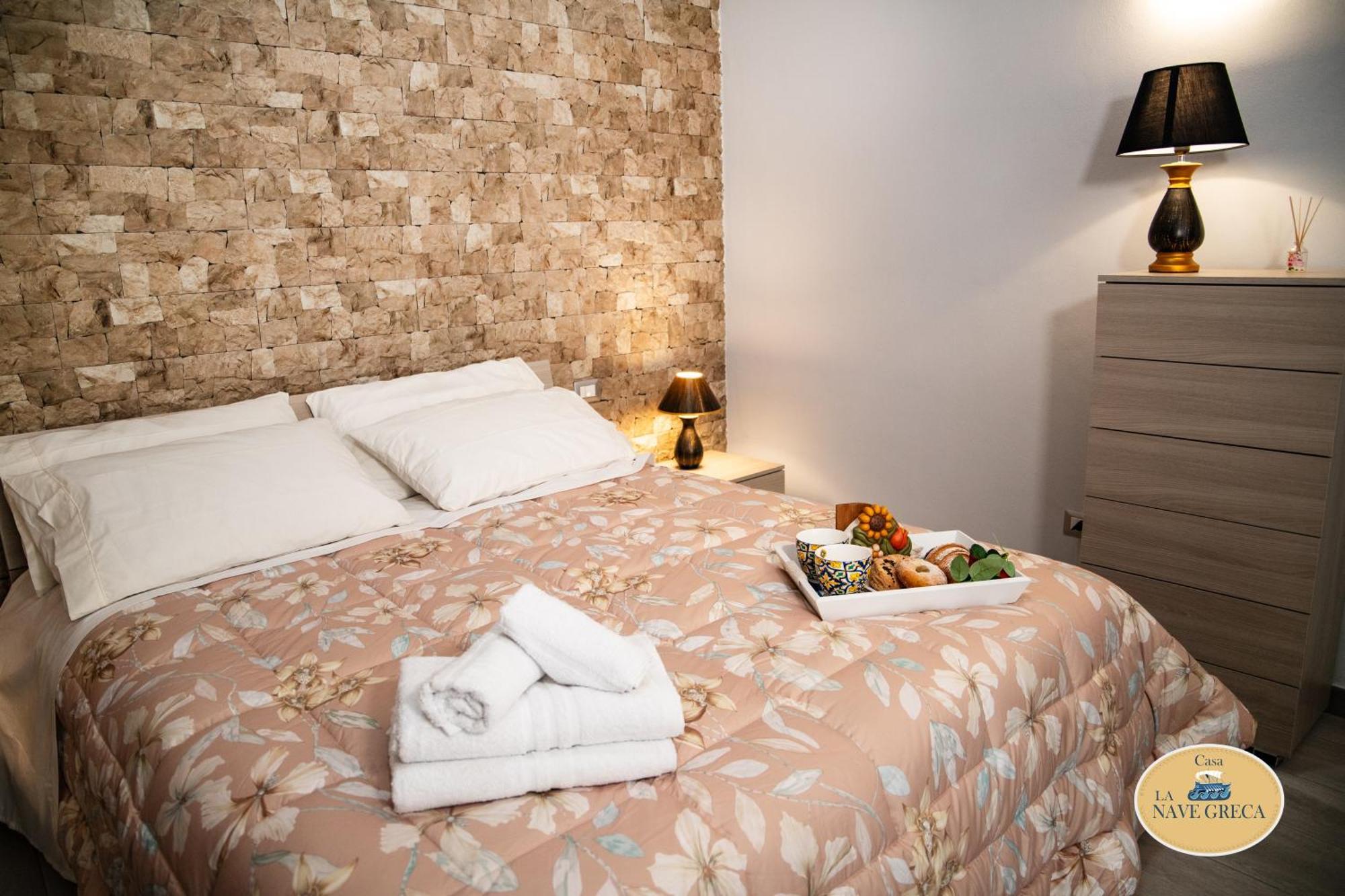 Le Dimore Di Ulisse A Gela - Casa Vacanza B&B - La Nave Greca Esterno foto