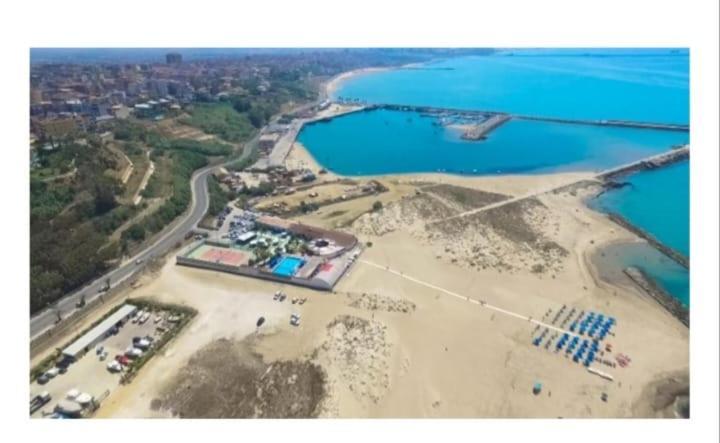 Le Dimore Di Ulisse A Gela - Casa Vacanza B&B - La Nave Greca Esterno foto